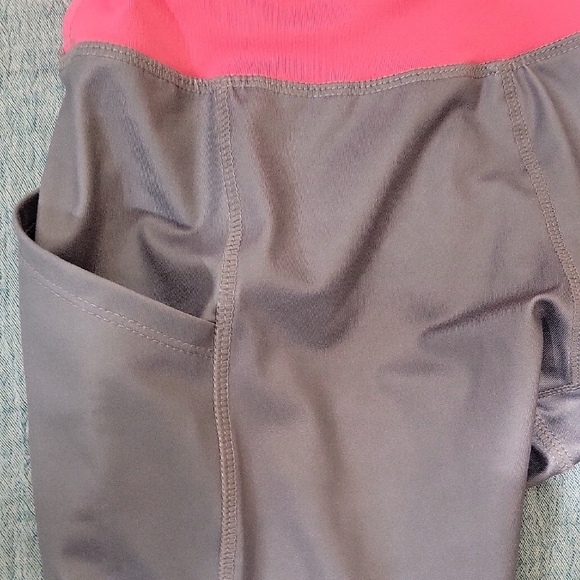 Simply Southern Pink And Gray Floral Leggings Sz M , Athleisure, Yoga - Picture 6 of 8